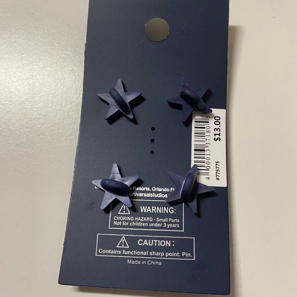 Universal Studios Jurassic World Blue Pin Set New - Picture 10 of 12